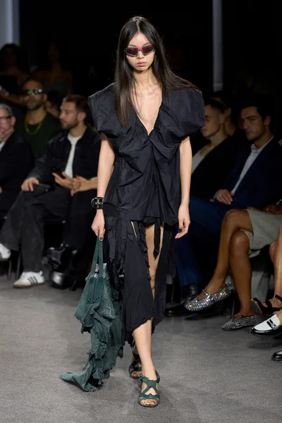 Look 28